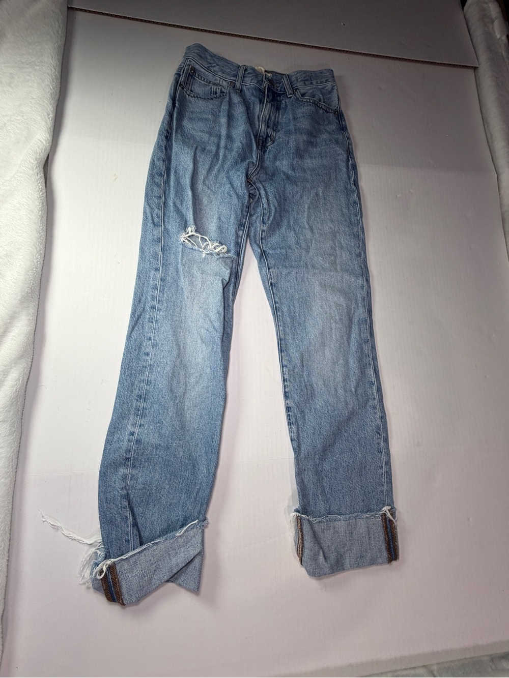Madewell Light Wash Straight-Leg Jeans with Distressed Knee